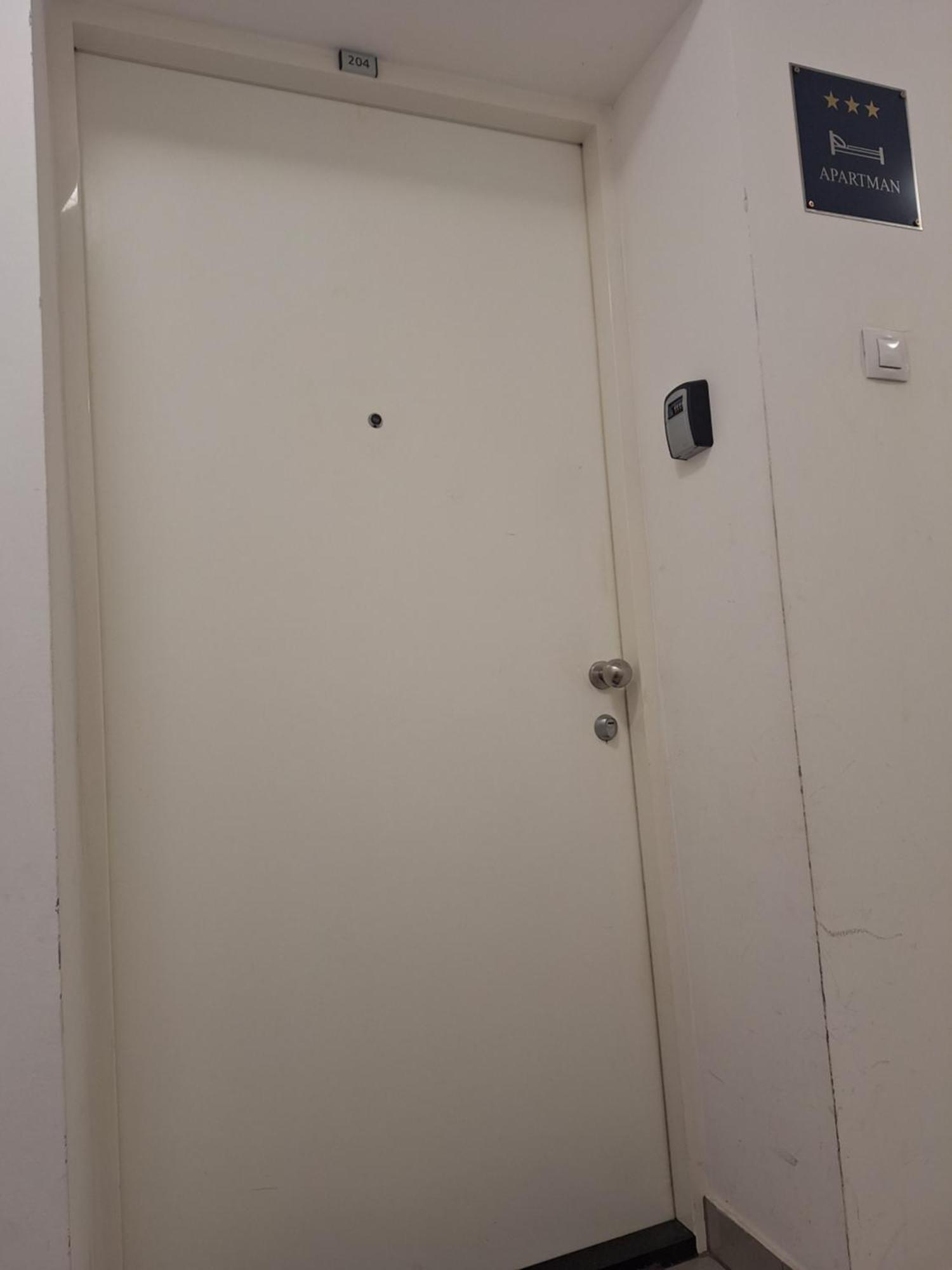 Apartman Lory, Zagreb, Downtown, With Own Parking In The Garage Εξωτερικό φωτογραφία