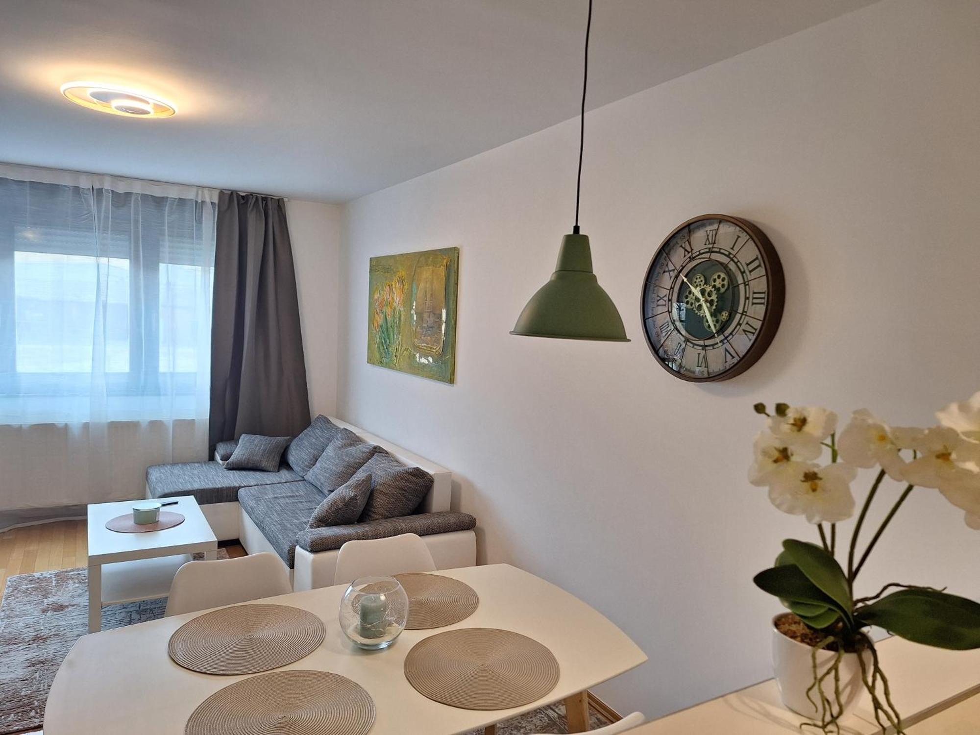 Apartman Lory, Zagreb, Downtown, With Own Parking In The Garage Εξωτερικό φωτογραφία